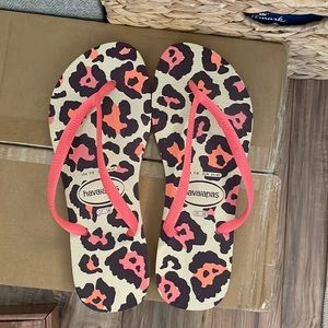 NWOT! Havaianas Slim Hot Pink/ Cheetah 7/8 (37-38)